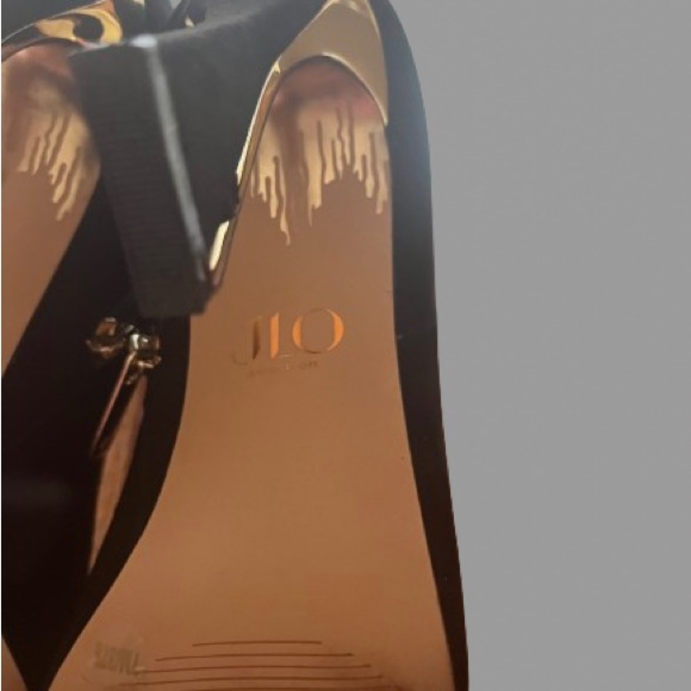 JLo winter suede booties - Picture 4 of 5
